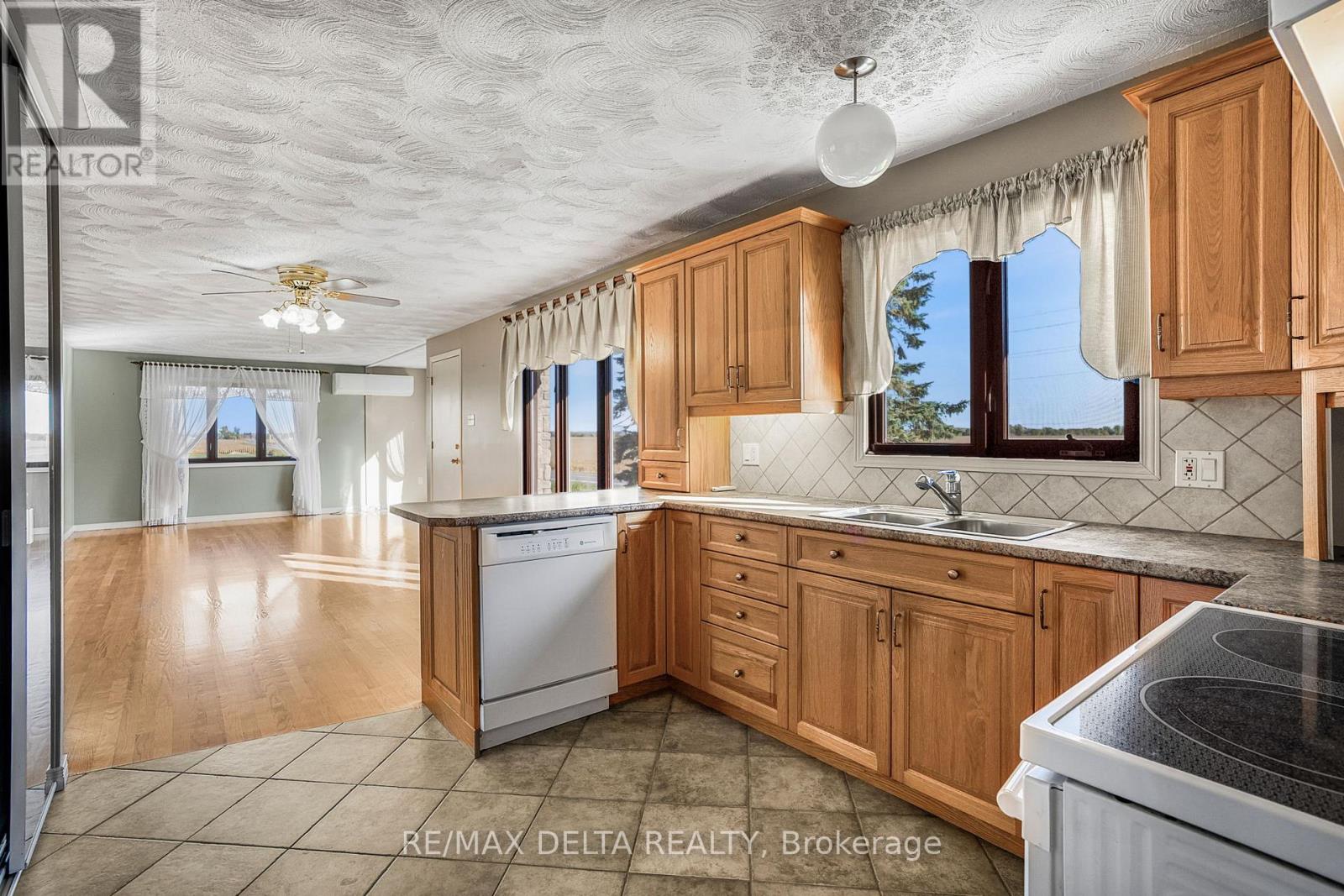 2894 County Road 9 Road, The Nation, Ontario  K0B 1G0 - Photo 14 - X12791152