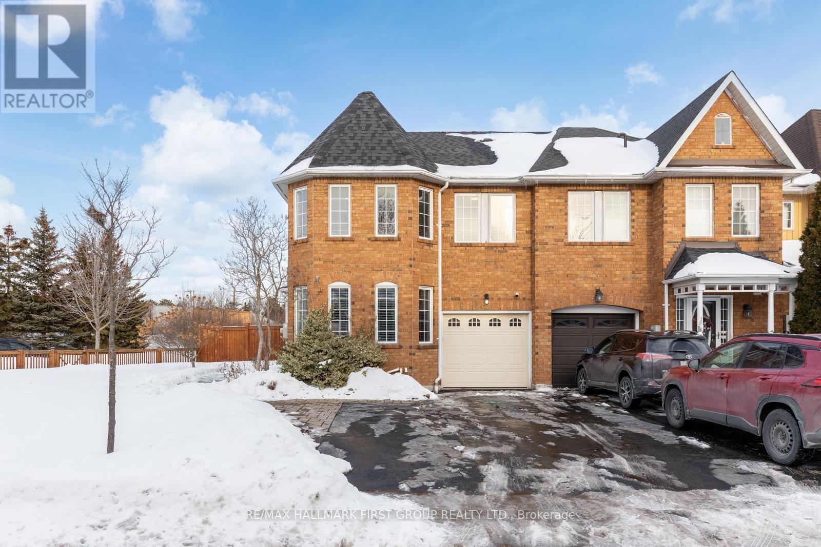 52 Playfair Road, Whitby, Ontario  L1N 9S6 - Photo 2 - E12791134