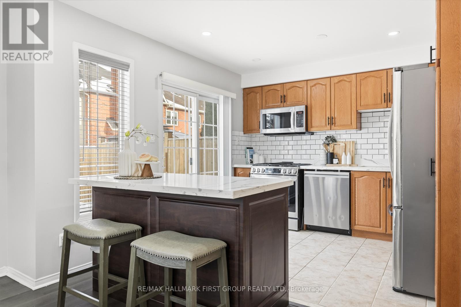 52 Playfair Road, Whitby, Ontario  L1N 9S6 - Photo 8 - E12791134