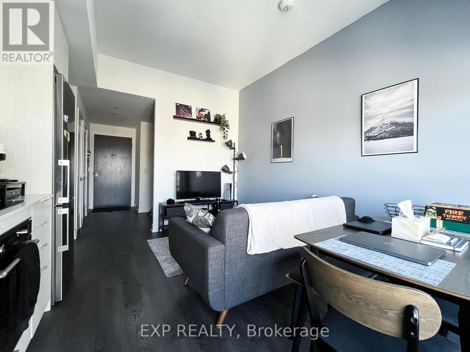 5 Mabelle Avenue, Toronto, Ontario  M9A 0C8 - Photo 8 - W12791148