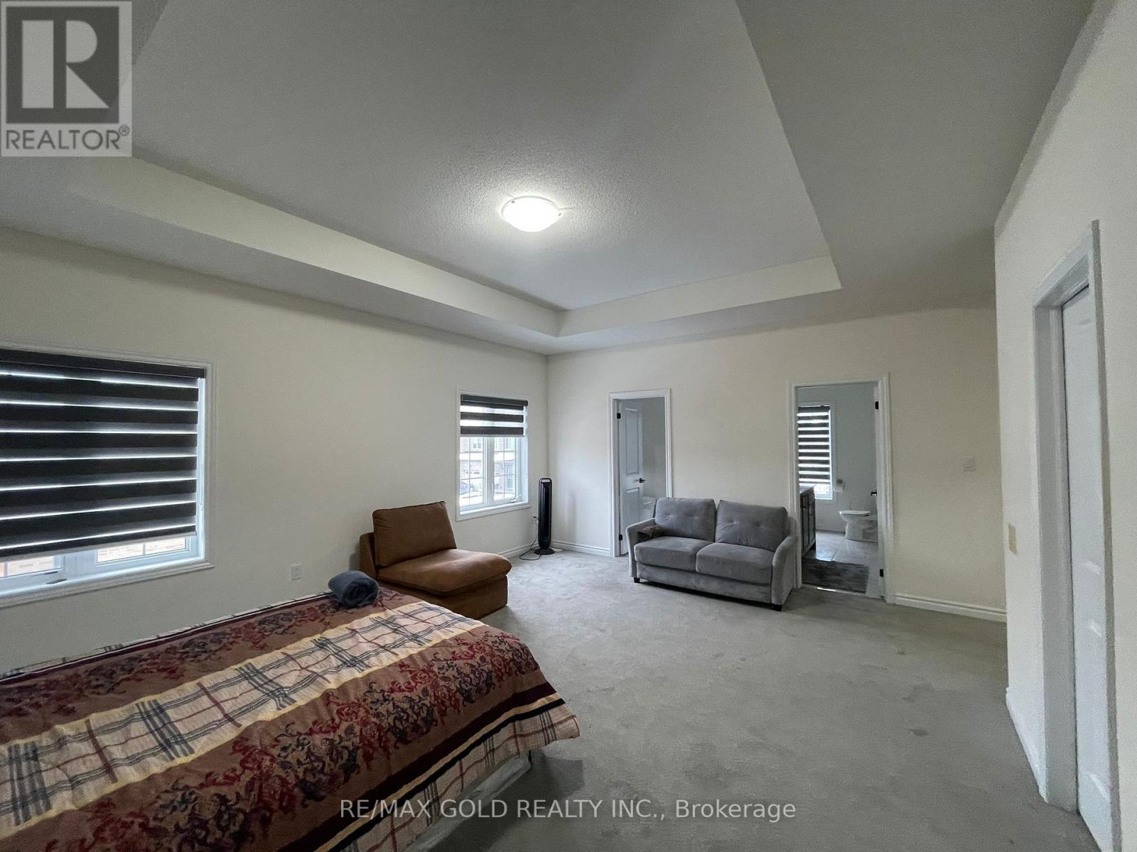 537 Veterans Drive, Brampton, Ontario  L7A 5A6 - Photo 13 - W12791166