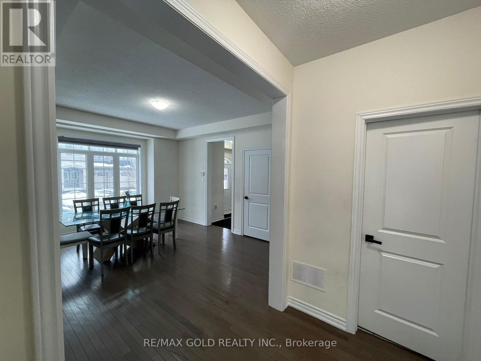 537 Veterans Drive, Brampton, Ontario  L7A 5A6 - Photo 14 - W12791166