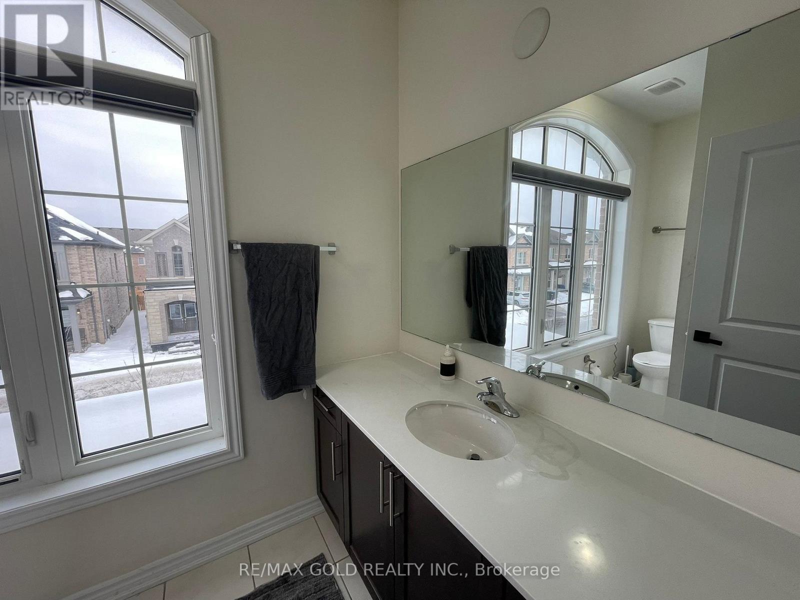 537 Veterans Drive, Brampton, Ontario  L7A 5A6 - Photo 24 - W12791166