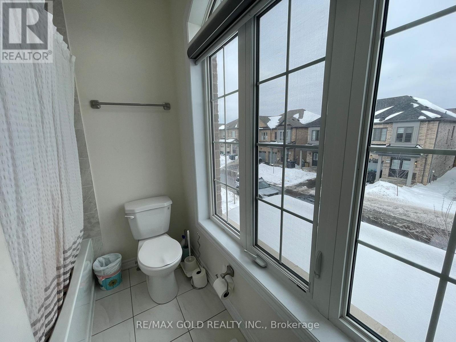 537 Veterans Drive, Brampton, Ontario  L7A 5A6 - Photo 35 - W12791166