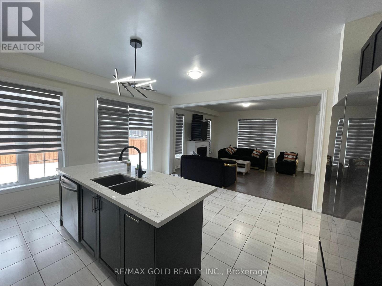 537 Veterans Drive, Brampton, Ontario  L7A 5A6 - Photo 37 - W12791166