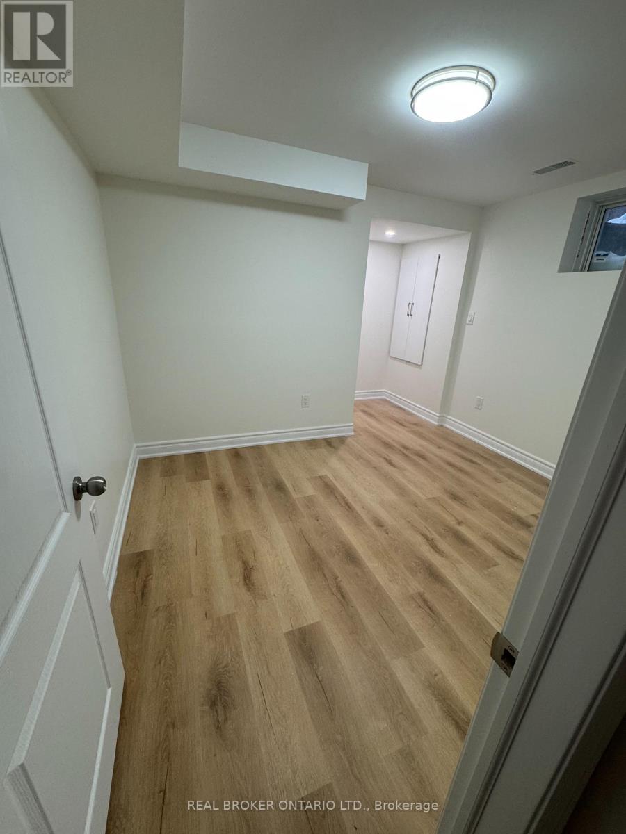 16 Jemima Road S, Brampton, Ontario  L7A 4T2 - Photo 13 - W12770124