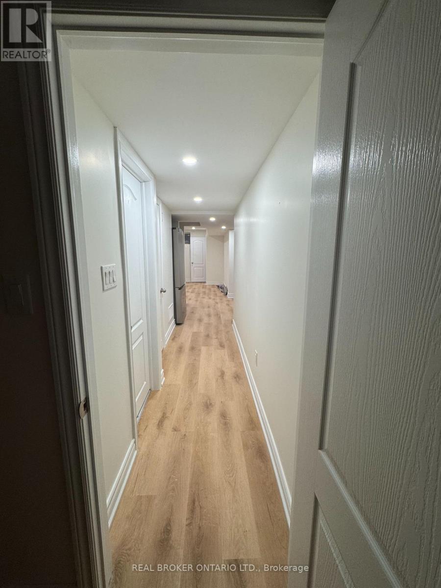 16 Jemima Road S, Brampton, Ontario  L7A 4T2 - Photo 9 - W12770124