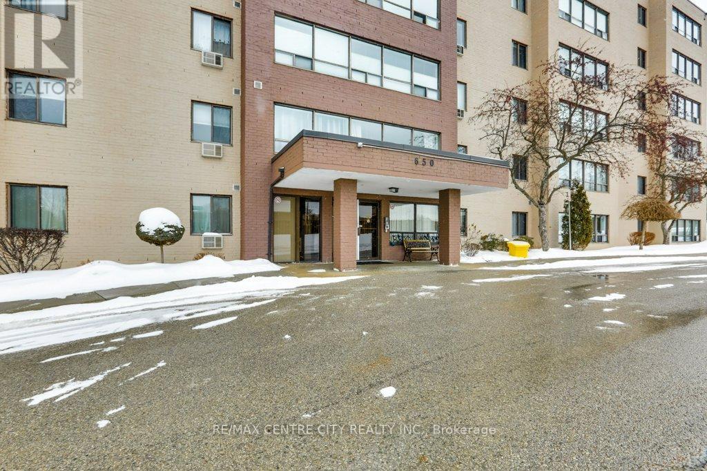 410 - 650 Cheapside Street, London East, Ontario  N5Y 5J8 - Photo 2 - X12791186