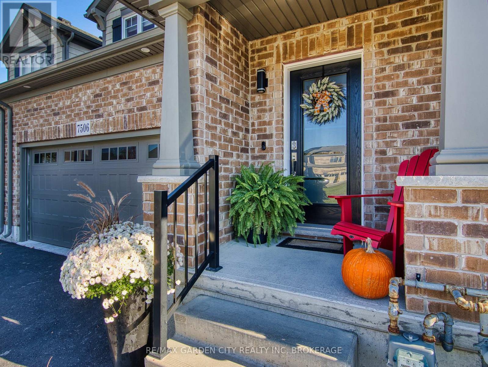 132 - 7506 Clubview Lane, Niagara Falls, Ontario  L2G 0A8 - Photo 2 - X12791176