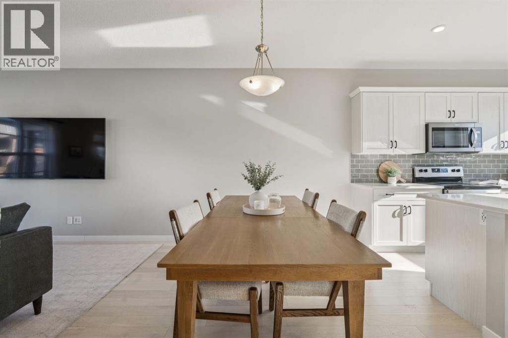 22 Precedence Glen, Cochrane, Alberta  T4C 2W7 - Photo 7 - A2283092