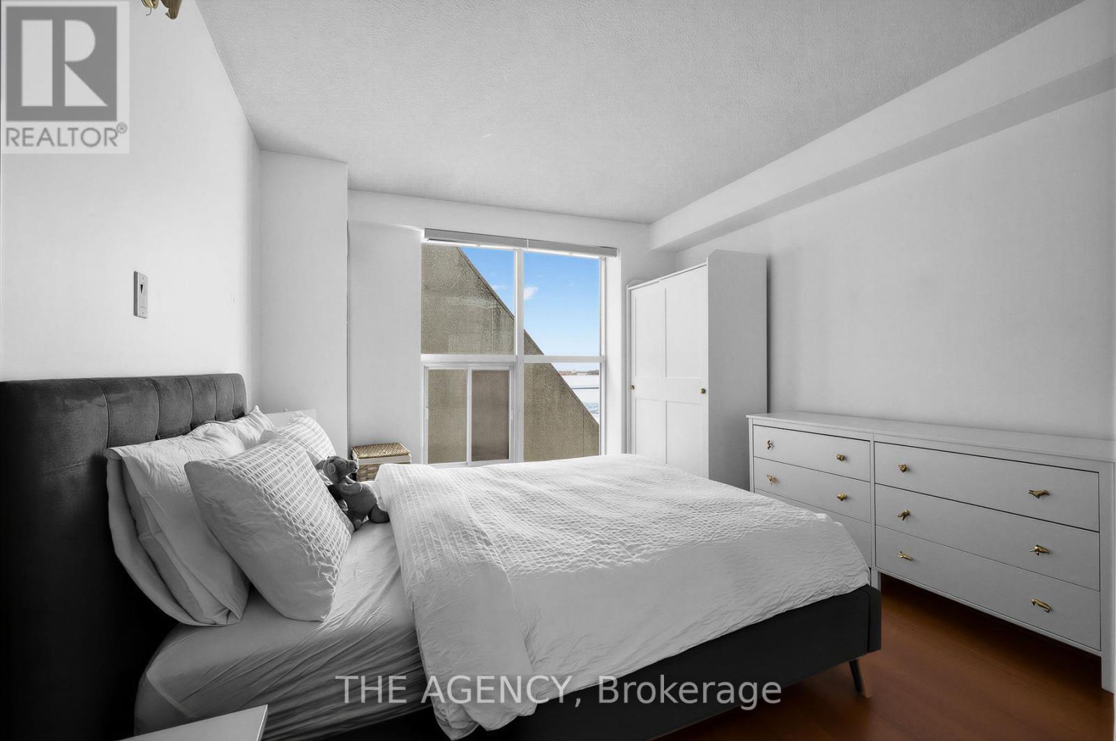 606 - 99 Harbour Square, Toronto, Ontario M5J 2H2 - Photo 10 - C12791184