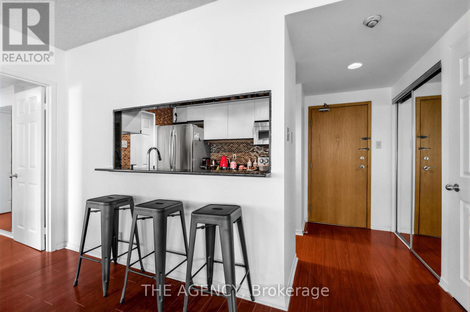 606 - 99 Harbour Square, Toronto, Ontario M5J 2H2 - Photo 18 - C12791184