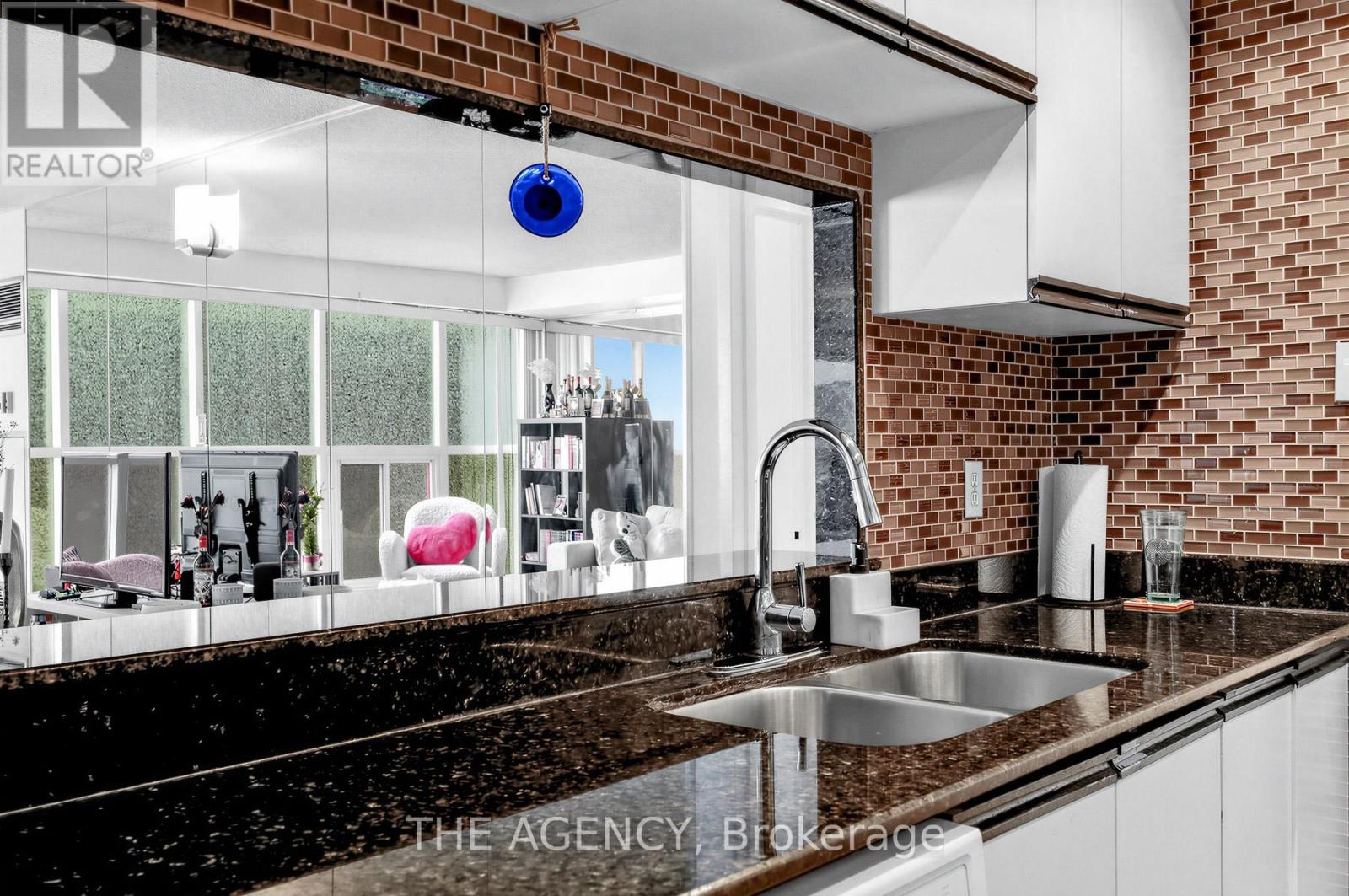 606 - 99 Harbour Square, Toronto, Ontario M5J 2H2 - Photo 20 - C12791184