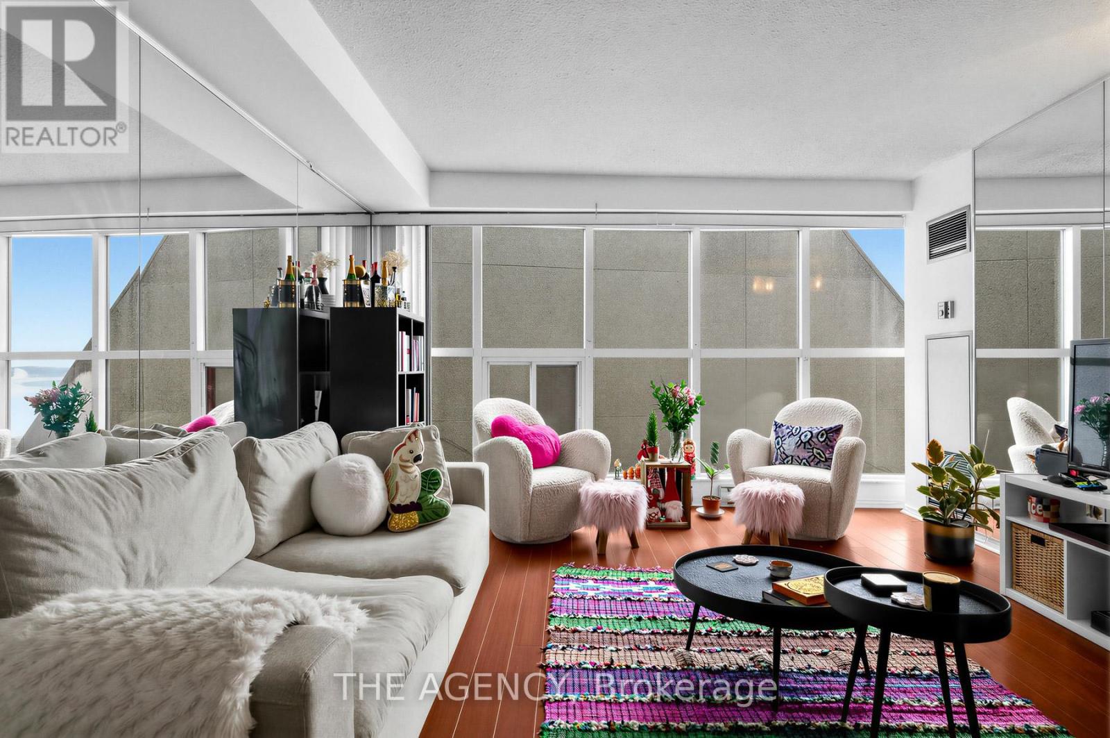 606 - 99 Harbour Square, Toronto, Ontario M5J 2H2 - Photo 7 - C12791184