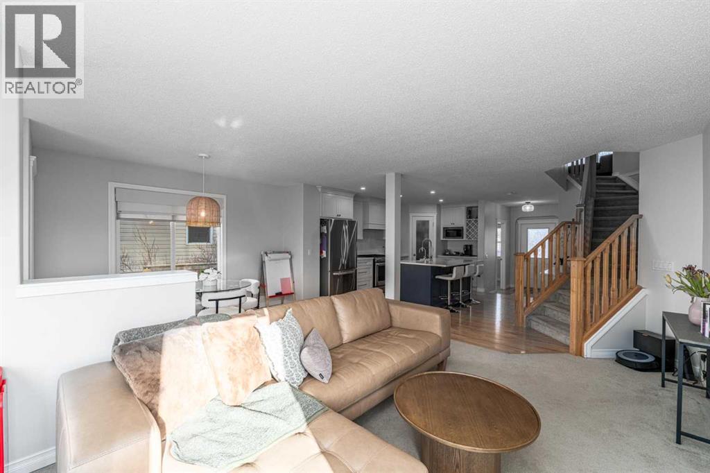 28 Crystal Shores Heights, Okotoks, Alberta  T1S 2K8 - Photo 5 - A2281479