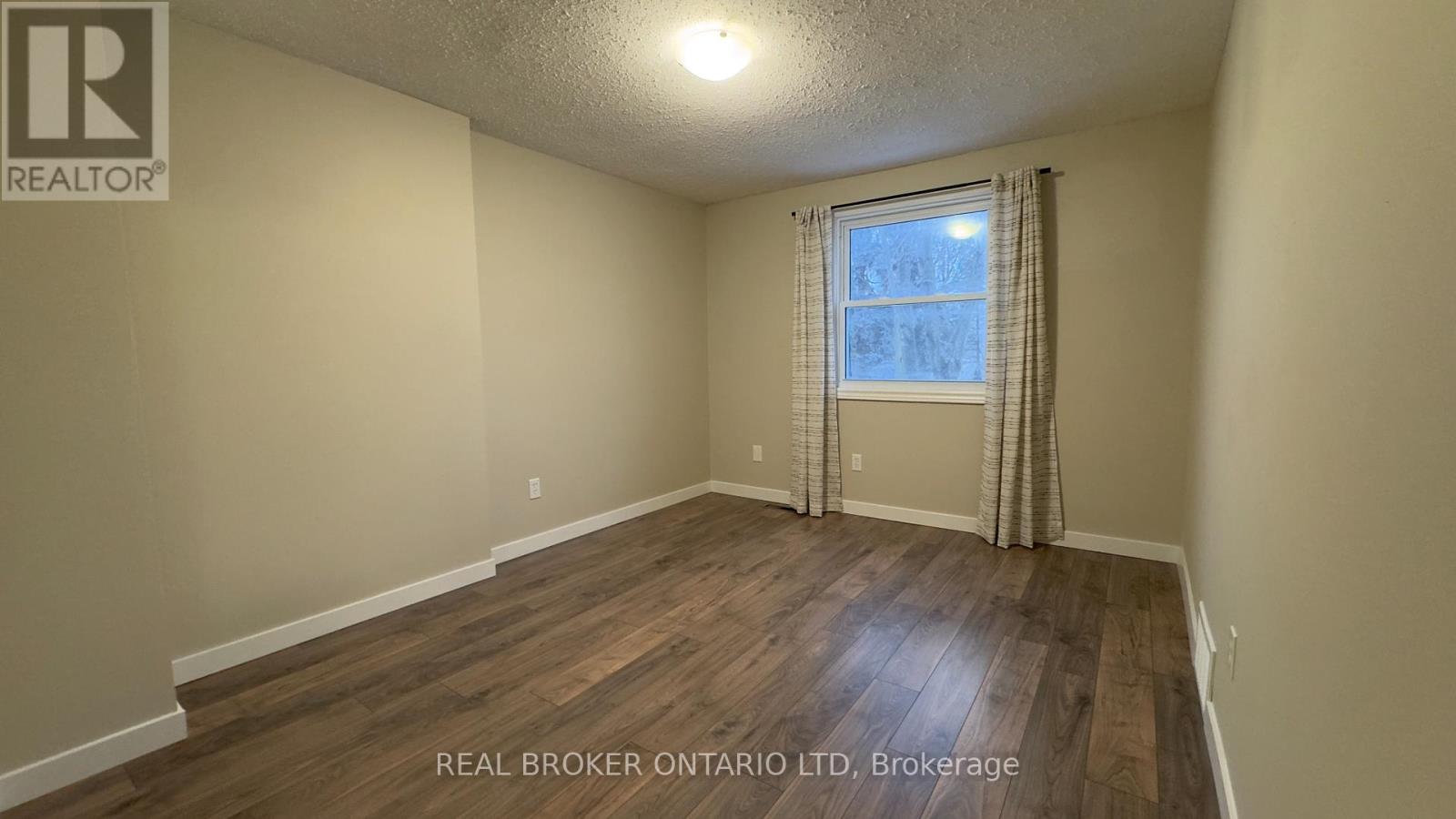 457 Wilkins Street, London South, Ontario  N6C 5B5 - Photo 7 - X12791220