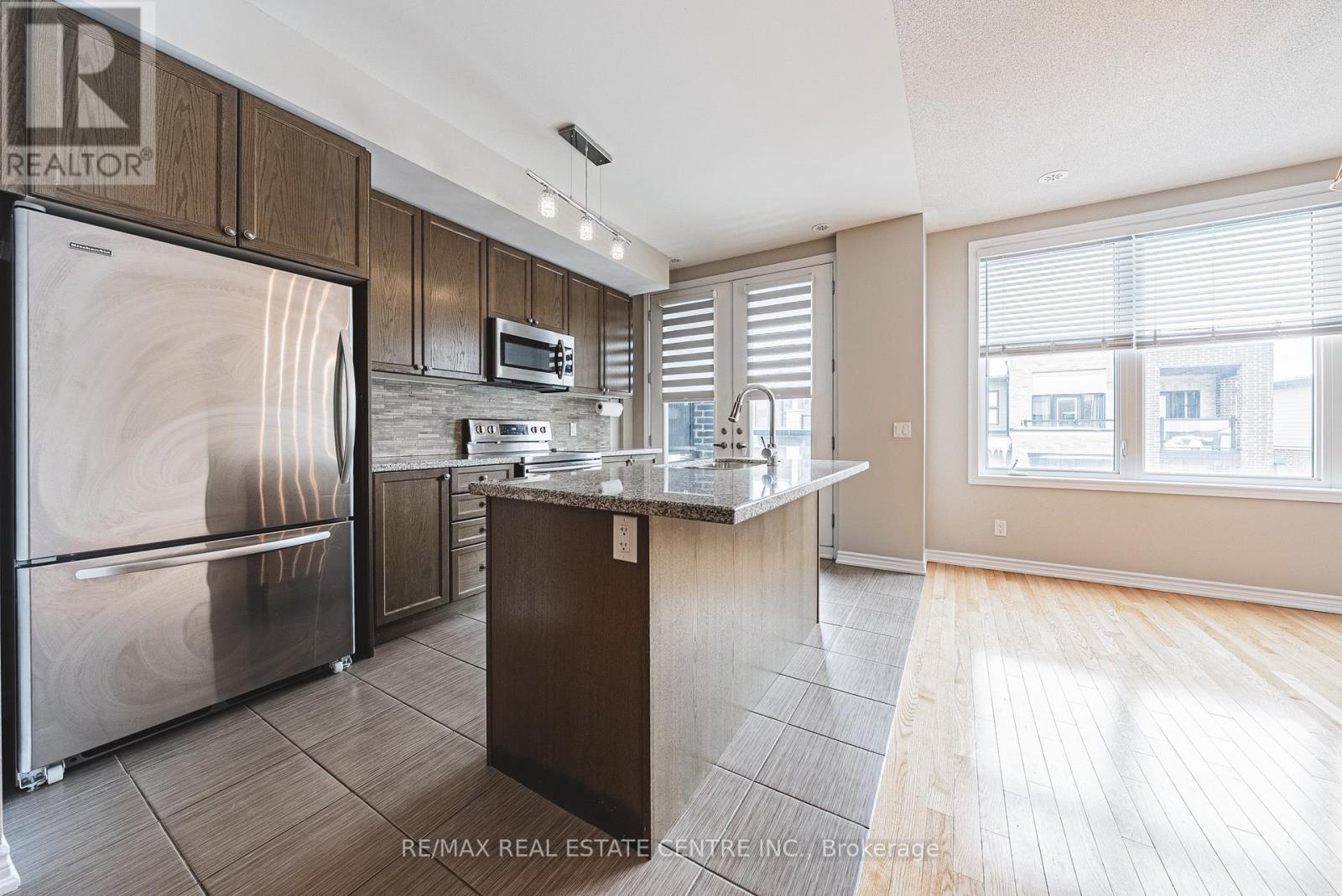 422 Athabasca Common S, Oakville, Ontario  L6H 0R5 - Photo 7 - W12789856