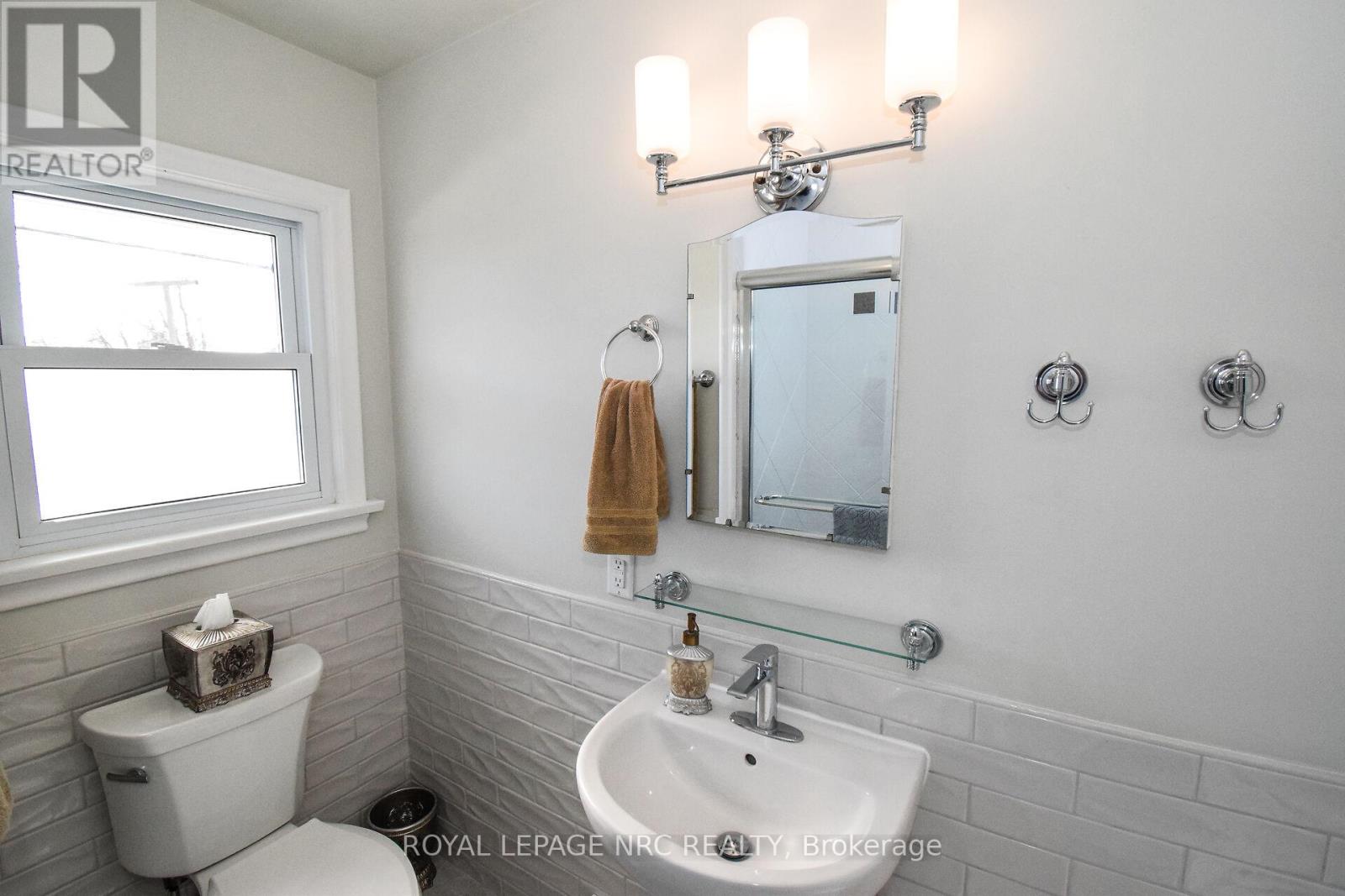 8 Roseland Avenue, St. Catharines, Ontario  L2M 5Z2 - Photo 16 - X12791214