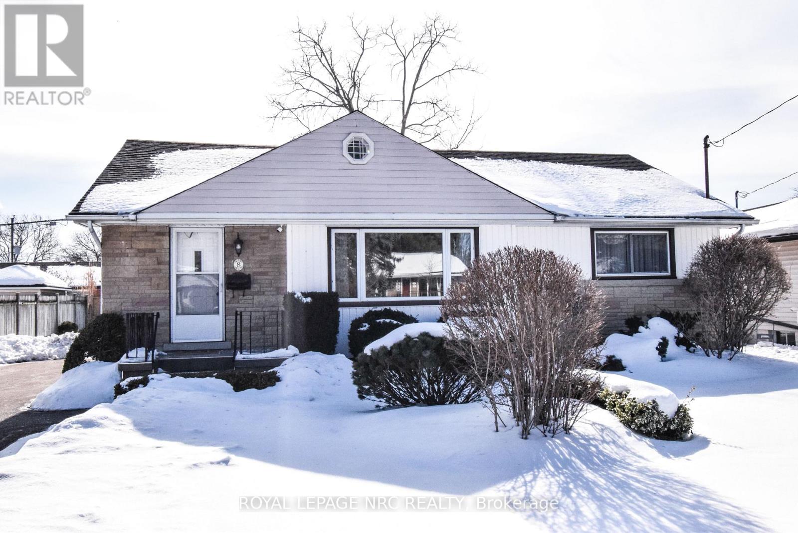 8 Roseland Avenue, St. Catharines, Ontario  L2M 5Z2 - Photo 2 - X12791214