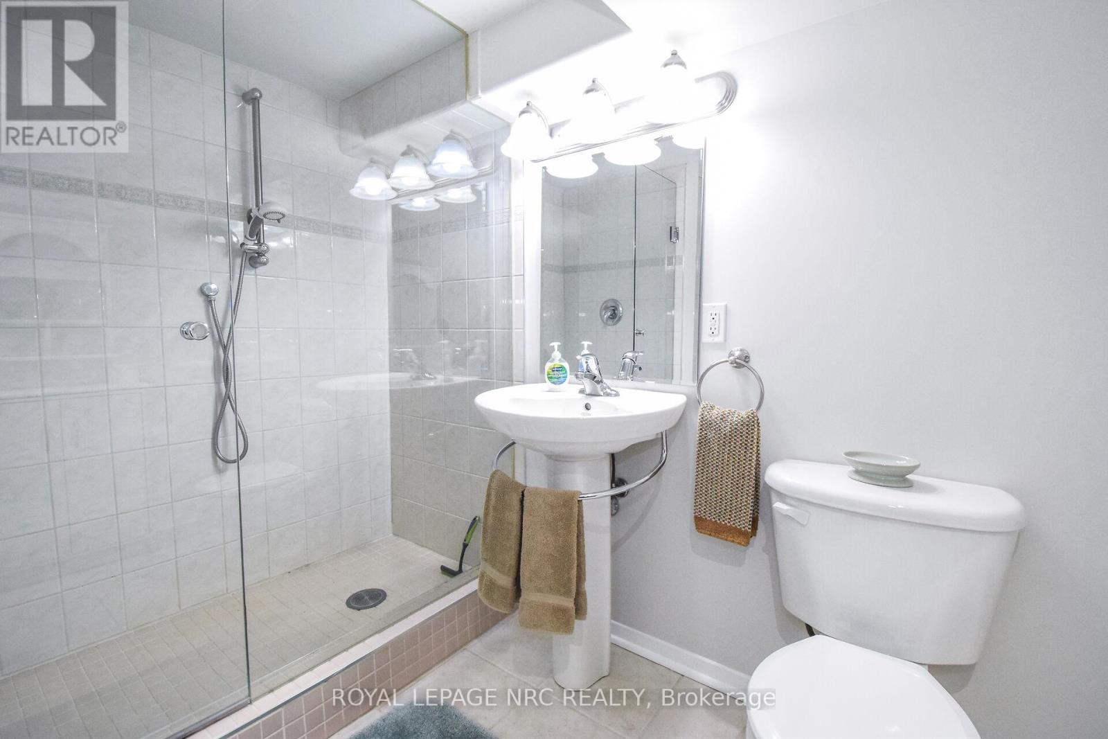 8 Roseland Avenue, St. Catharines, Ontario  L2M 5Z2 - Photo 30 - X12791214