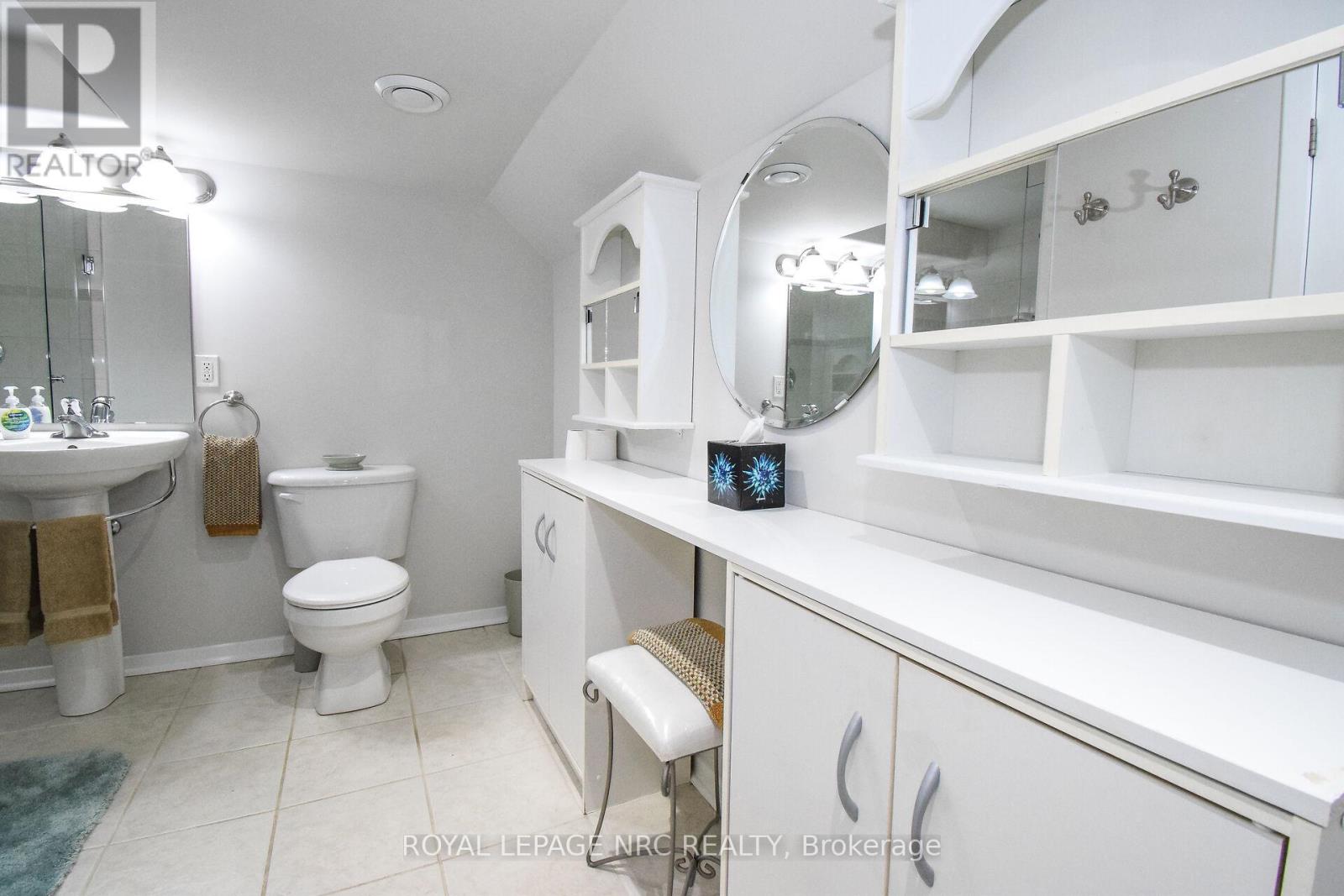 8 Roseland Avenue, St. Catharines, Ontario  L2M 5Z2 - Photo 32 - X12791214