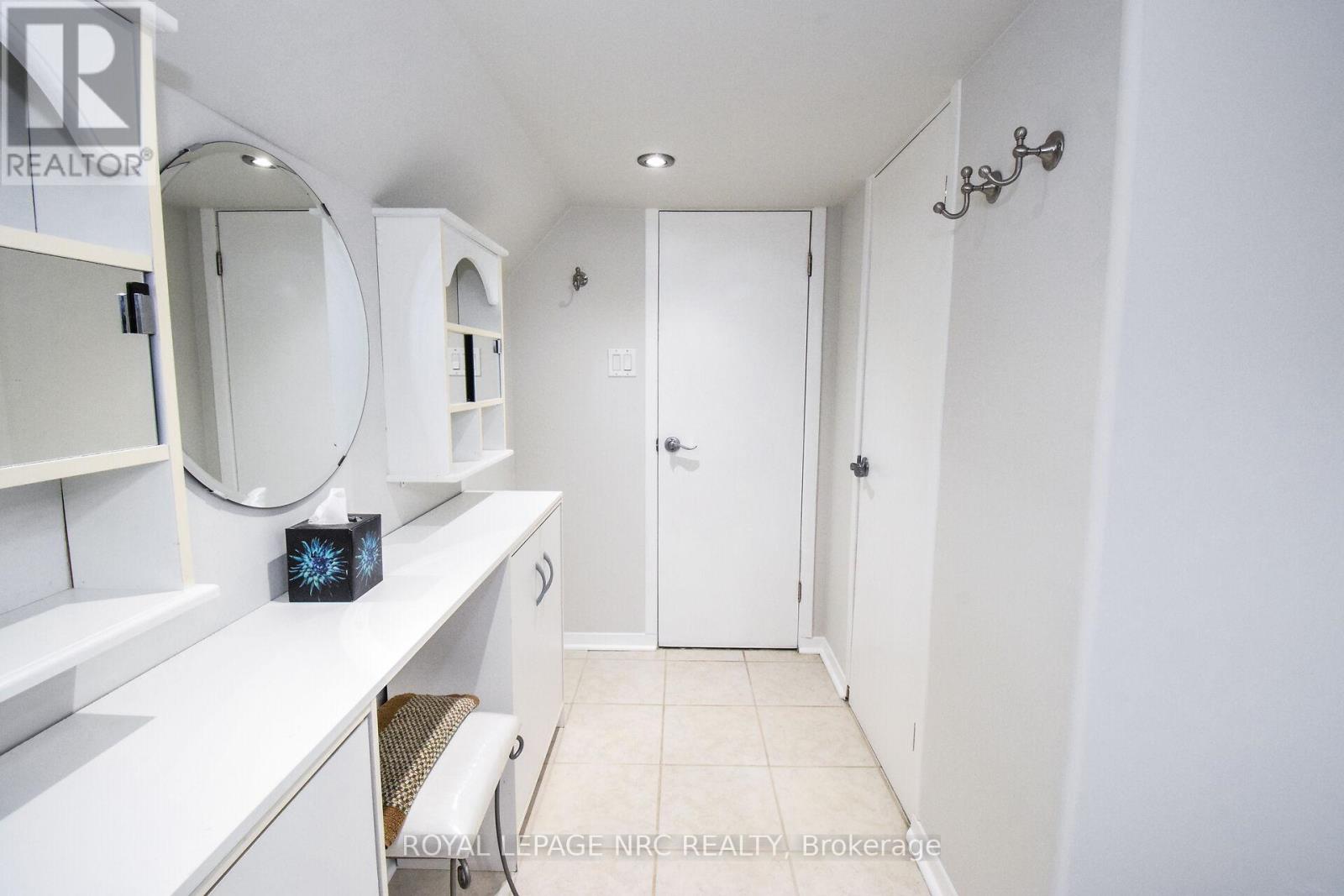 8 Roseland Avenue, St. Catharines, Ontario  L2M 5Z2 - Photo 33 - X12791214