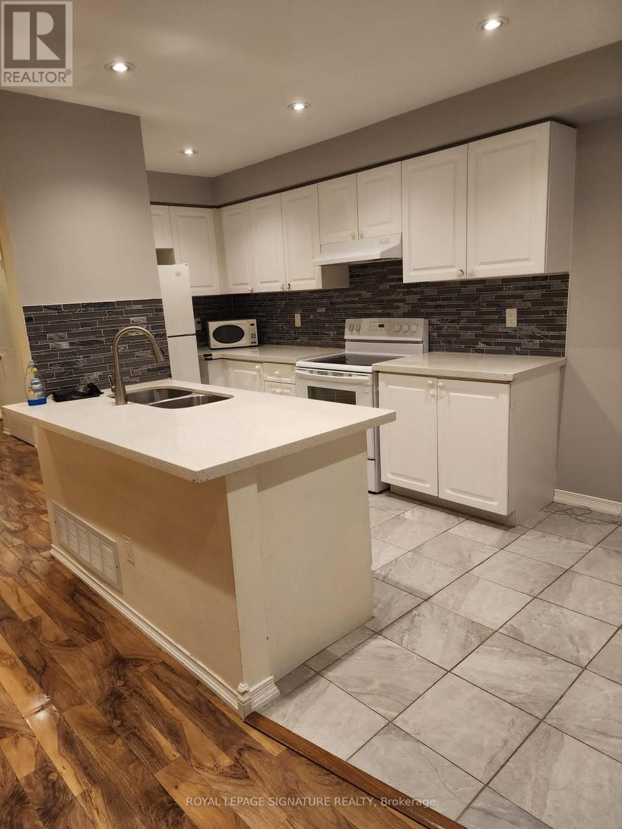 92 - 5223 Fairford Crescent, Mississauga (East Credit), Ontario  L5V 2M6 - Photo 4 - W12790042