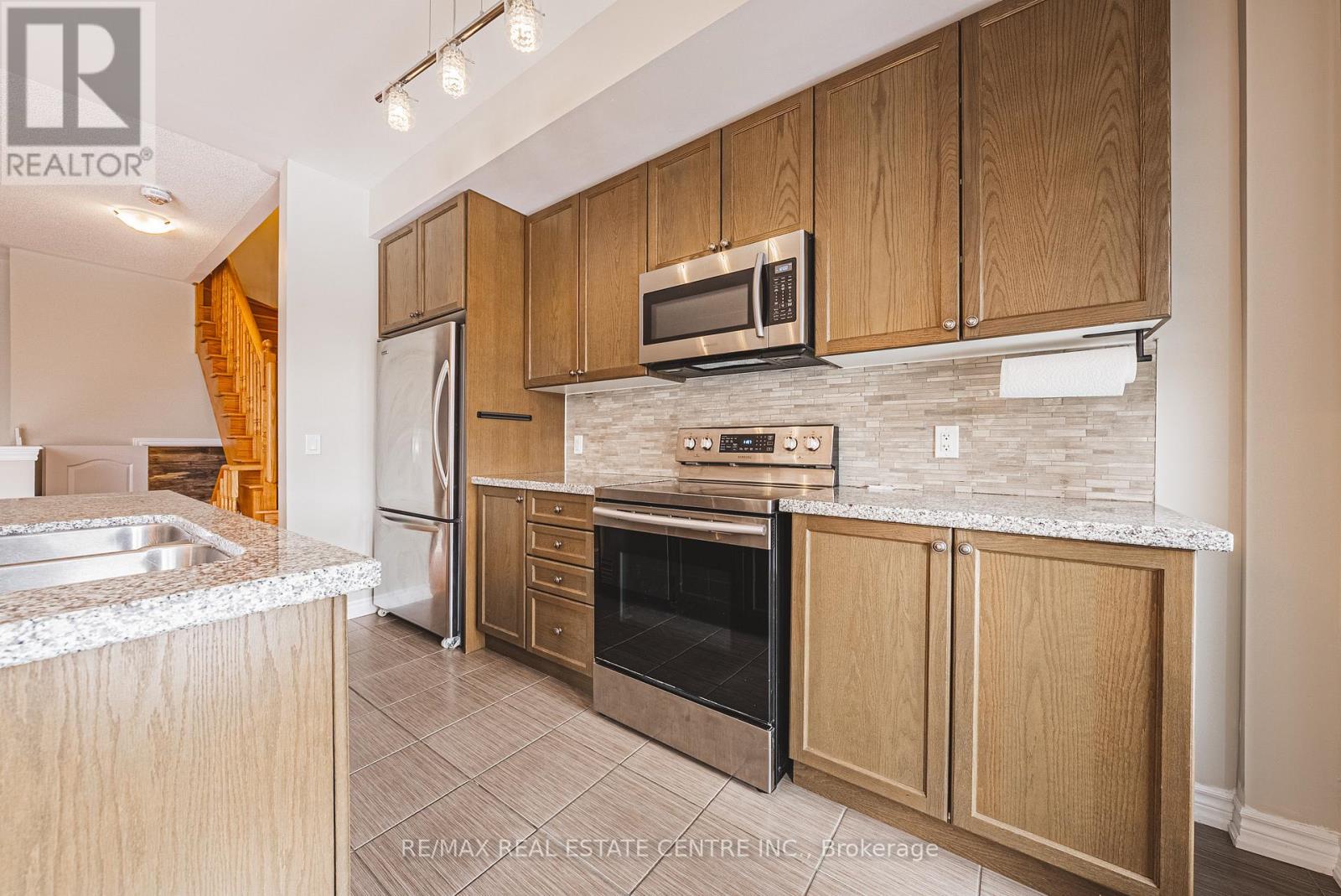 422 Athabasca Common S, Oakville, Ontario  L6H 0R5 - Photo 9 - W12789856