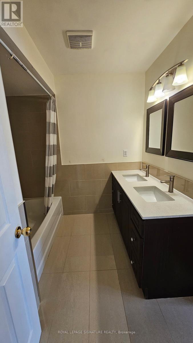 92 - 5223 Fairford Crescent, Mississauga (East Credit), Ontario  L5V 2M6 - Photo 7 - W12790042