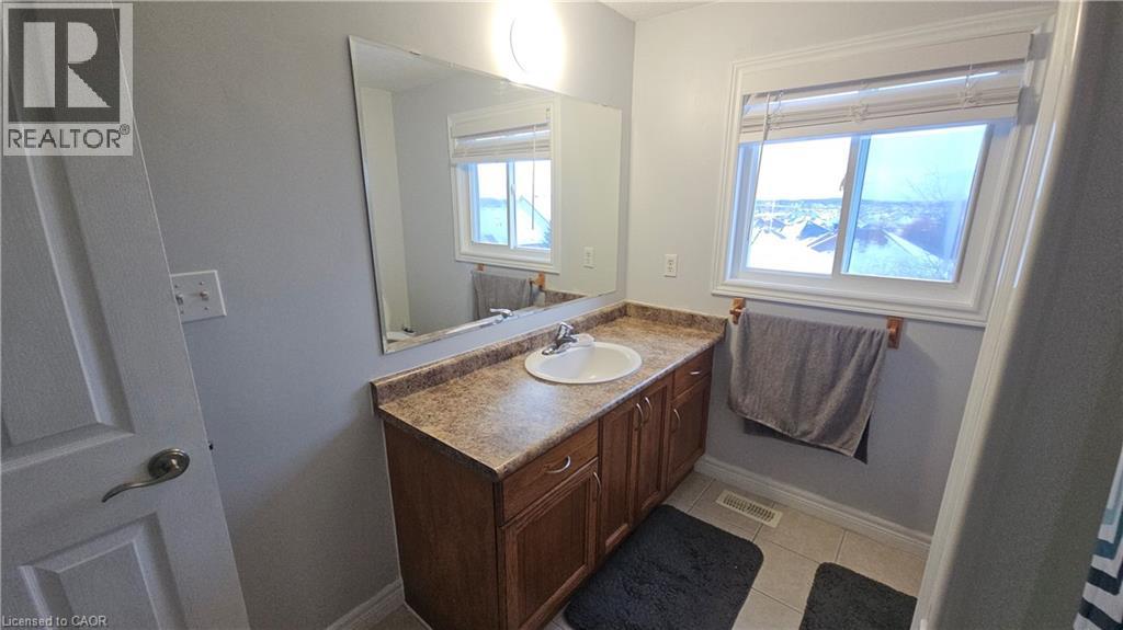 10 Doll Court Unit# Room 3, Kitchener, Ontario  N2E 4H1 - Photo 7 - 40805429