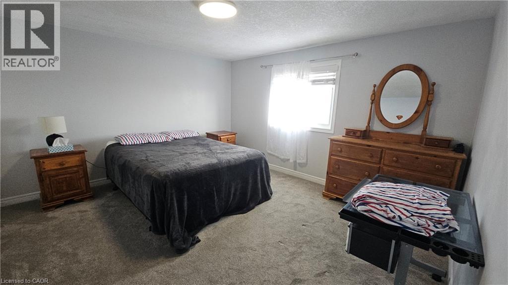 10 Doll Court Unit# Room 2, Kitchener, Ontario  N2E 4H1 - Photo 3 - 40805430