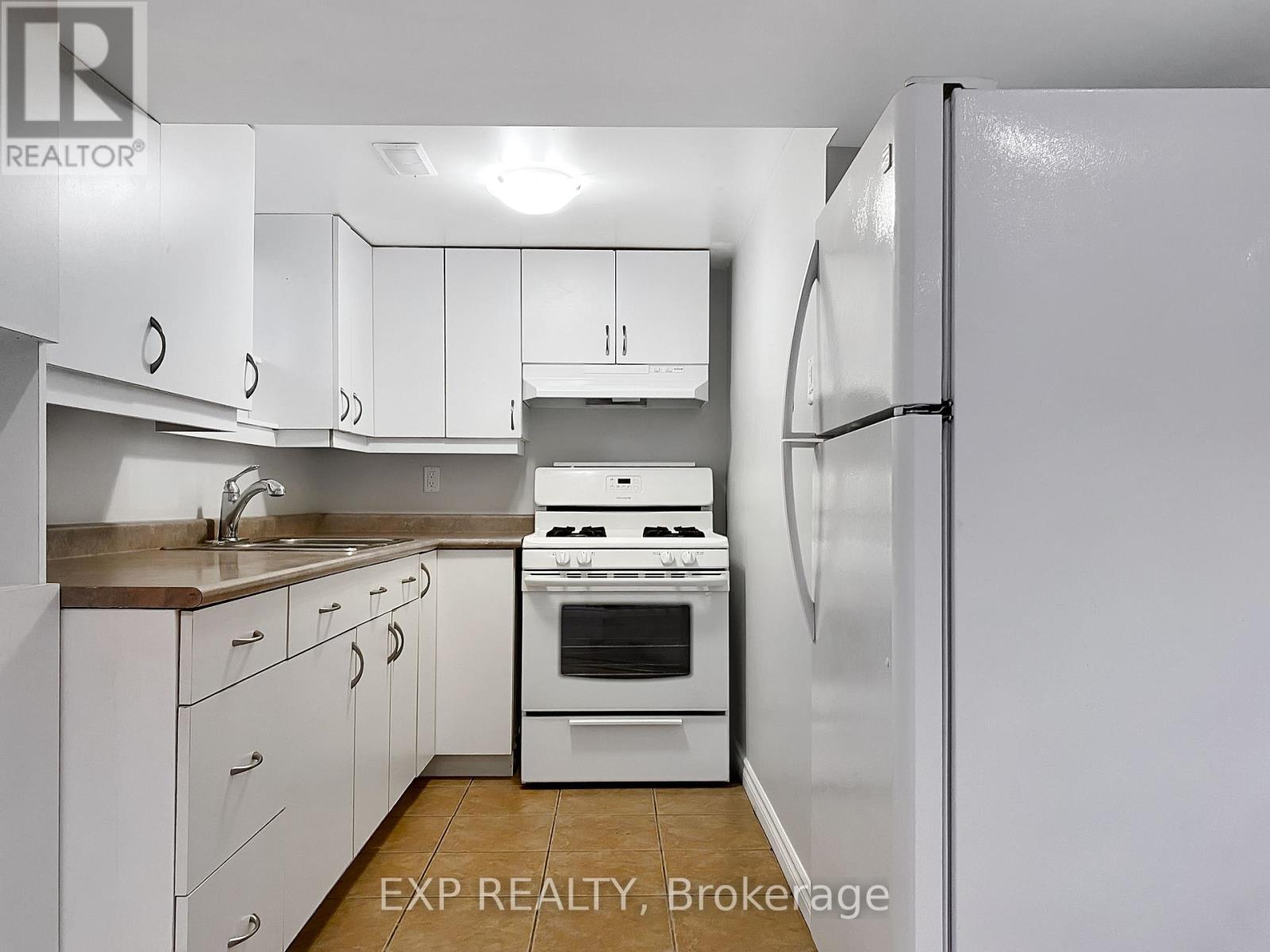 Lower - 66 Walter Avenue, Newmarket, Ontario  L3Y 2T3 - Photo 7 - N12791226