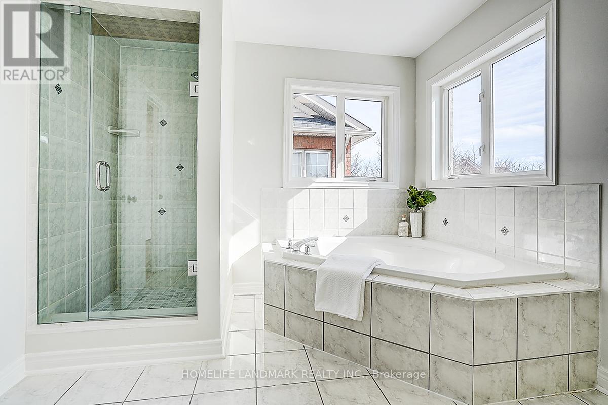 87 Castlemore Avenue, Markham, Ontario  L6C 2P7 - Photo 35 - N12791260