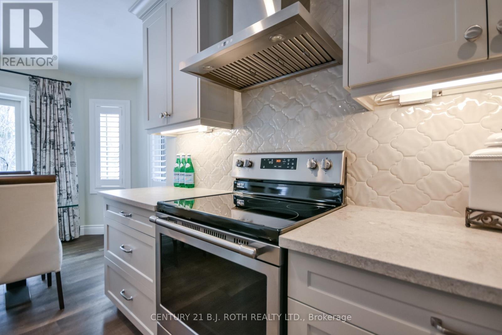 91 Benson Drive, Barrie (Sandy Hollow), Ontario L4N 7Y4 - Photo 10 - S12791222