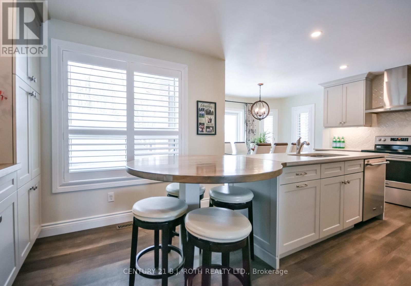 91 Benson Drive, Barrie (Sandy Hollow), Ontario L4N 7Y4 - Photo 5 - S12791222