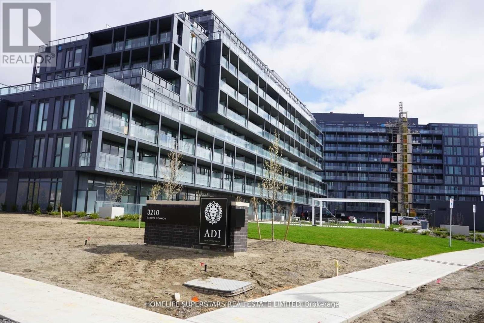 B513 - 3200 DAKOTA COMMON ROAD, Burlington, Ontario