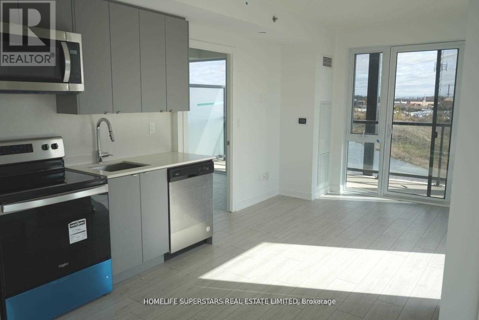 B513 - 3200 Dakota Common Road, Burlington, Ontario  L7M 0H4 - Photo 2 - W12791200