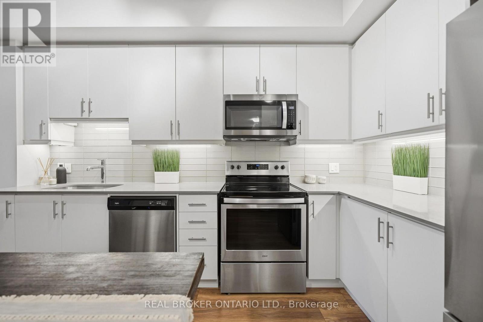 513 - 320 Plains Road E, Burlington, Ontario  L7T 0C1 - Photo 16 - W12791212