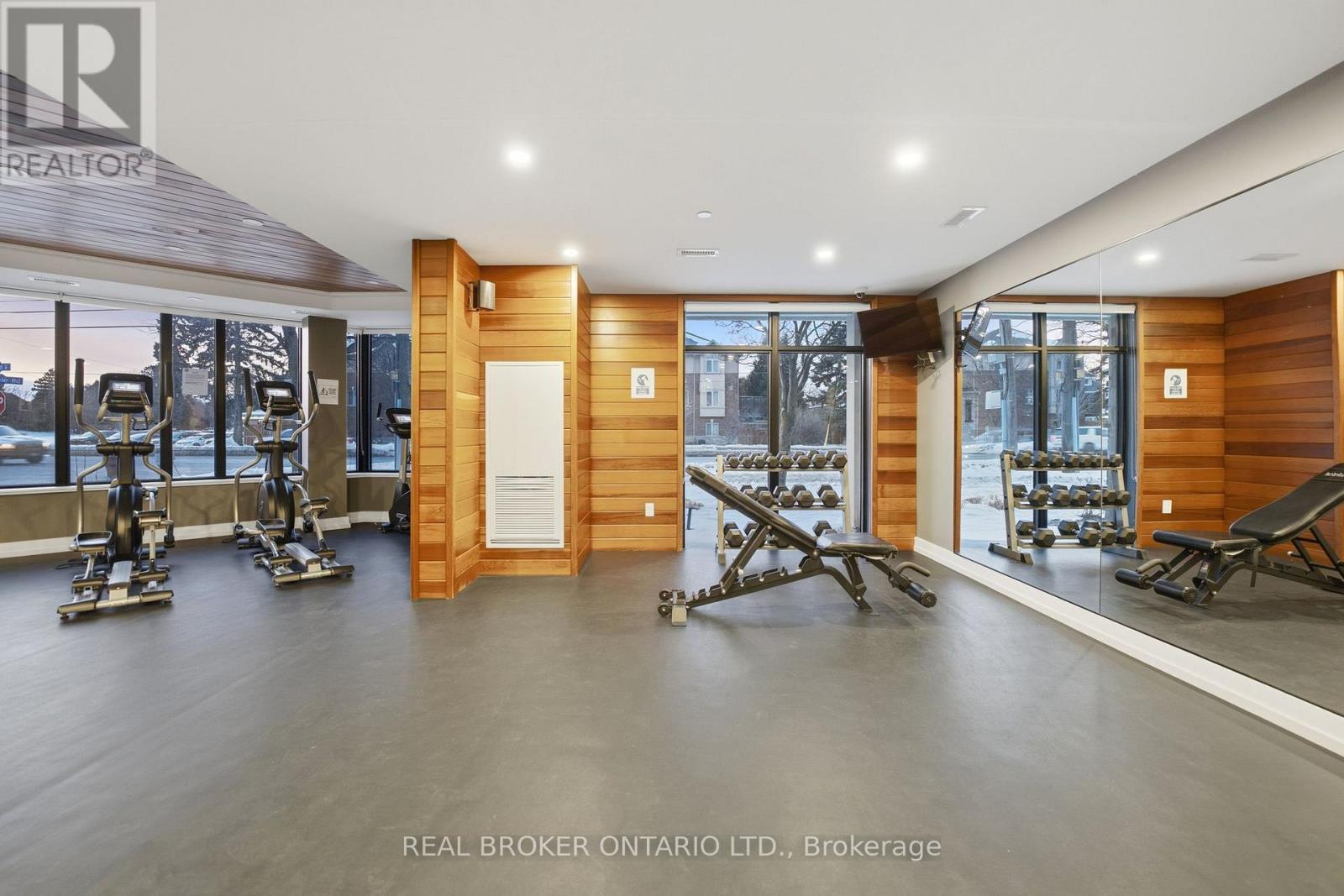 513 - 320 Plains Road E, Burlington, Ontario  L7T 0C1 - Photo 38 - W12791212