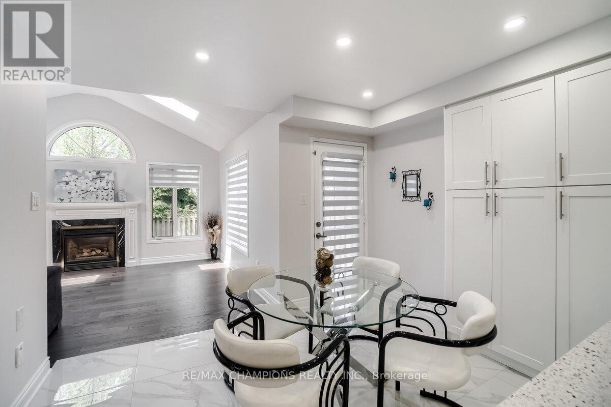 79 Larkspur Road, Brampton, Ontario  L6R 1X2 - Photo 5 - W12791232