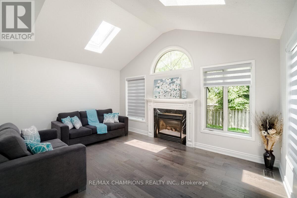 79 Larkspur Road, Brampton, Ontario  L6R 1X2 - Photo 6 - W12791232