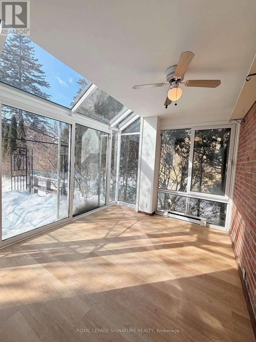 8 Bridgeview Road, Toronto, Ontario  M6S 4N1 - Photo 12 - W12791240