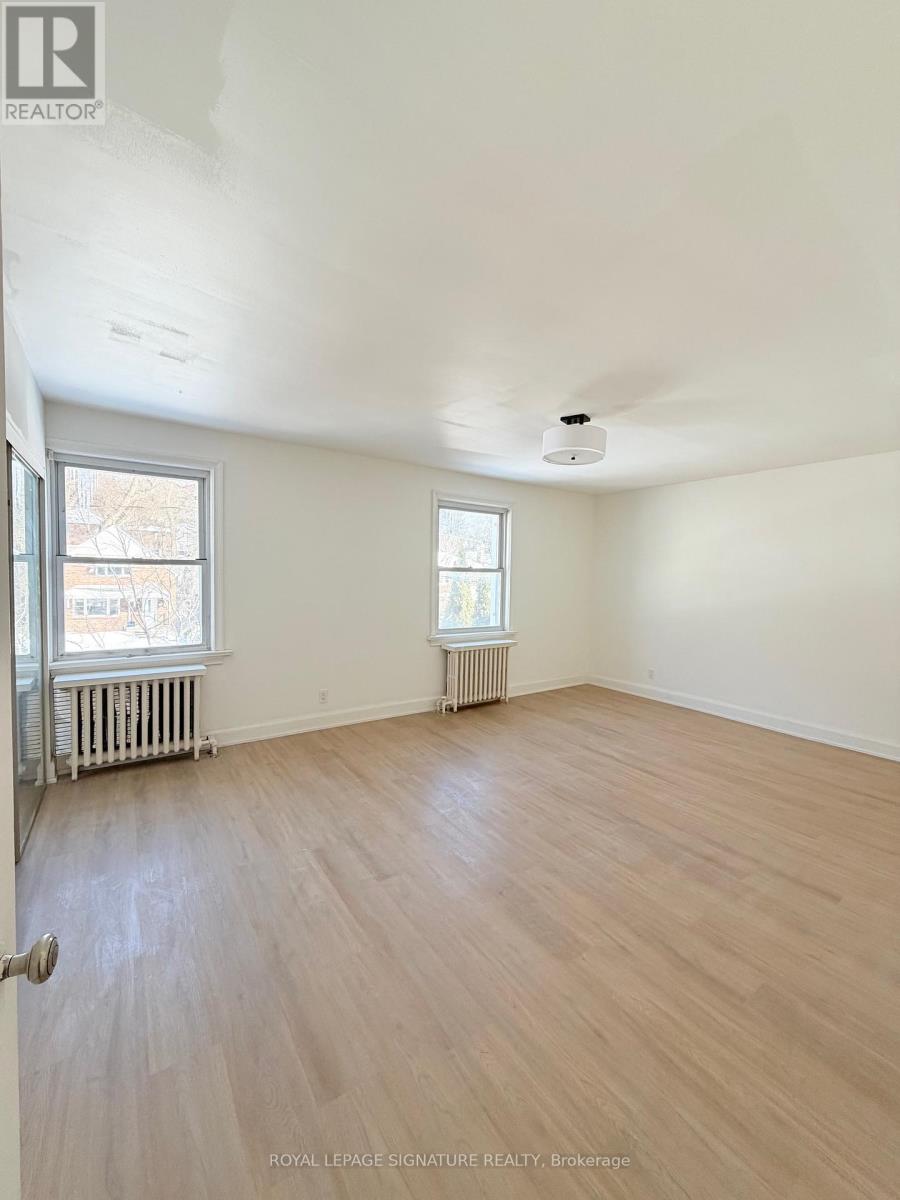 8 Bridgeview Road, Toronto, Ontario  M6S 4N1 - Photo 18 - W12791240