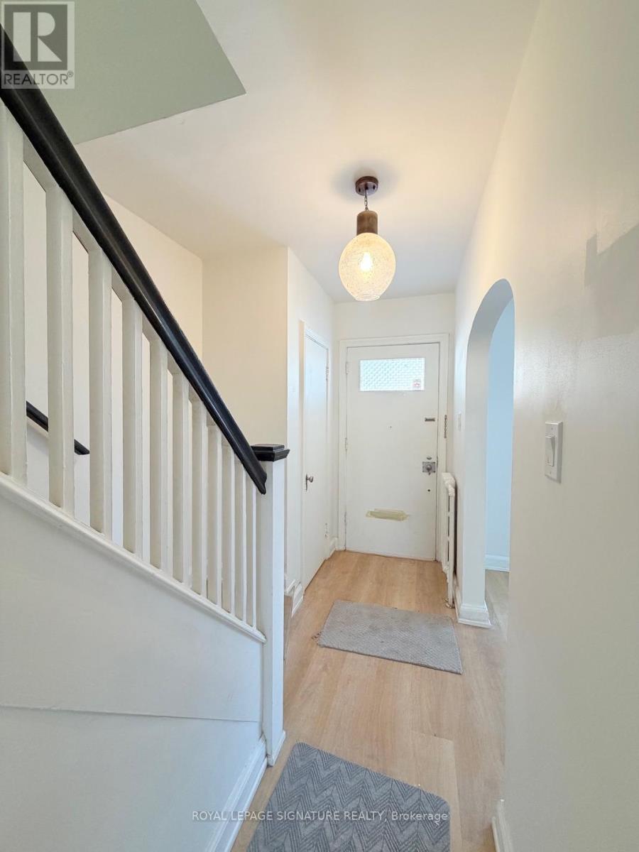 8 Bridgeview Road, Toronto, Ontario  M6S 4N1 - Photo 2 - W12791240