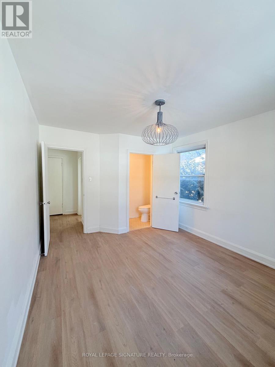 8 Bridgeview Road, Toronto, Ontario  M6S 4N1 - Photo 23 - W12791240