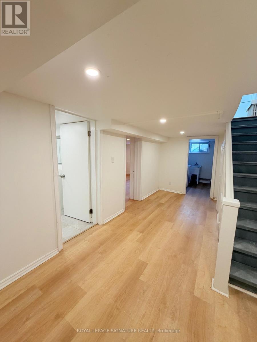 8 Bridgeview Road, Toronto, Ontario  M6S 4N1 - Photo 29 - W12791240