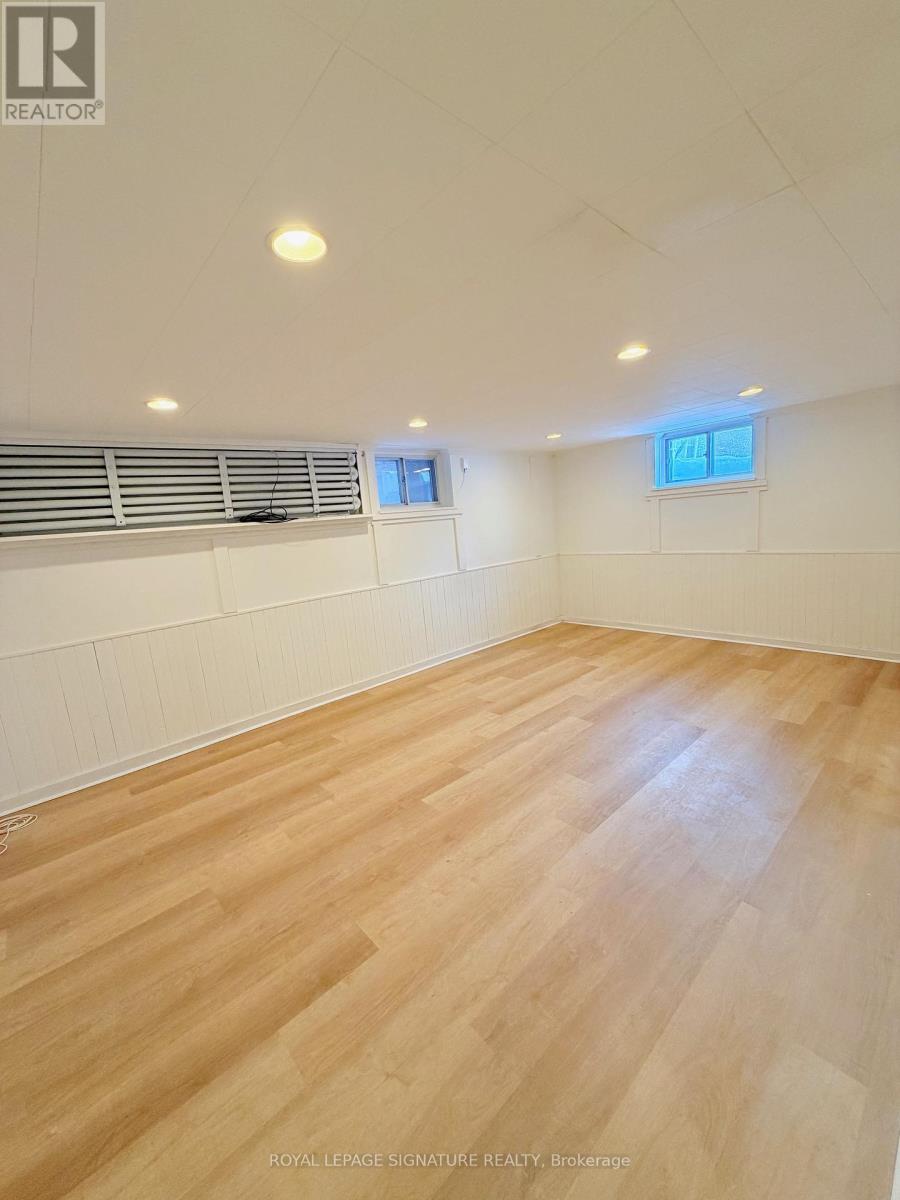 8 Bridgeview Road, Toronto, Ontario  M6S 4N1 - Photo 31 - W12791240