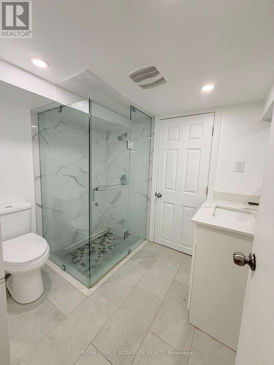 8 Bridgeview Road, Toronto, Ontario  M6S 4N1 - Photo 33 - W12791240