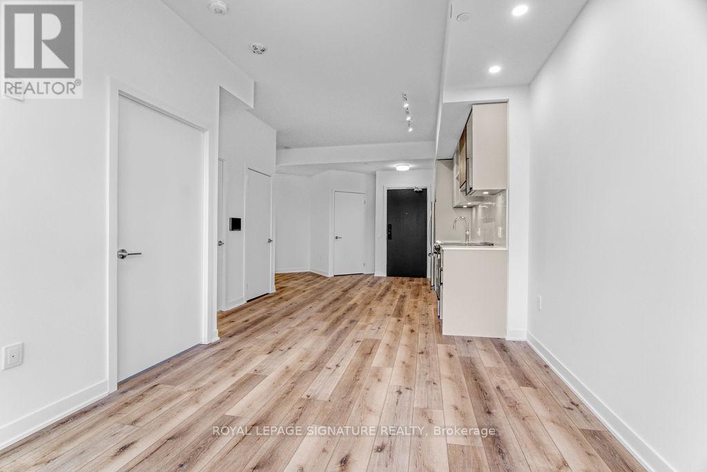 715 - 395 Dundas Street W, Oakville, Ontario  L6M 5R8 - Photo 15 - W12791250