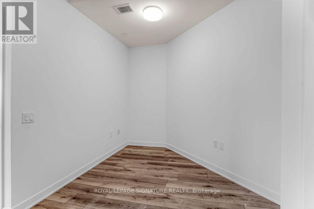 715 - 395 Dundas Street W, Oakville, Ontario  L6M 5R8 - Photo 18 - W12791250